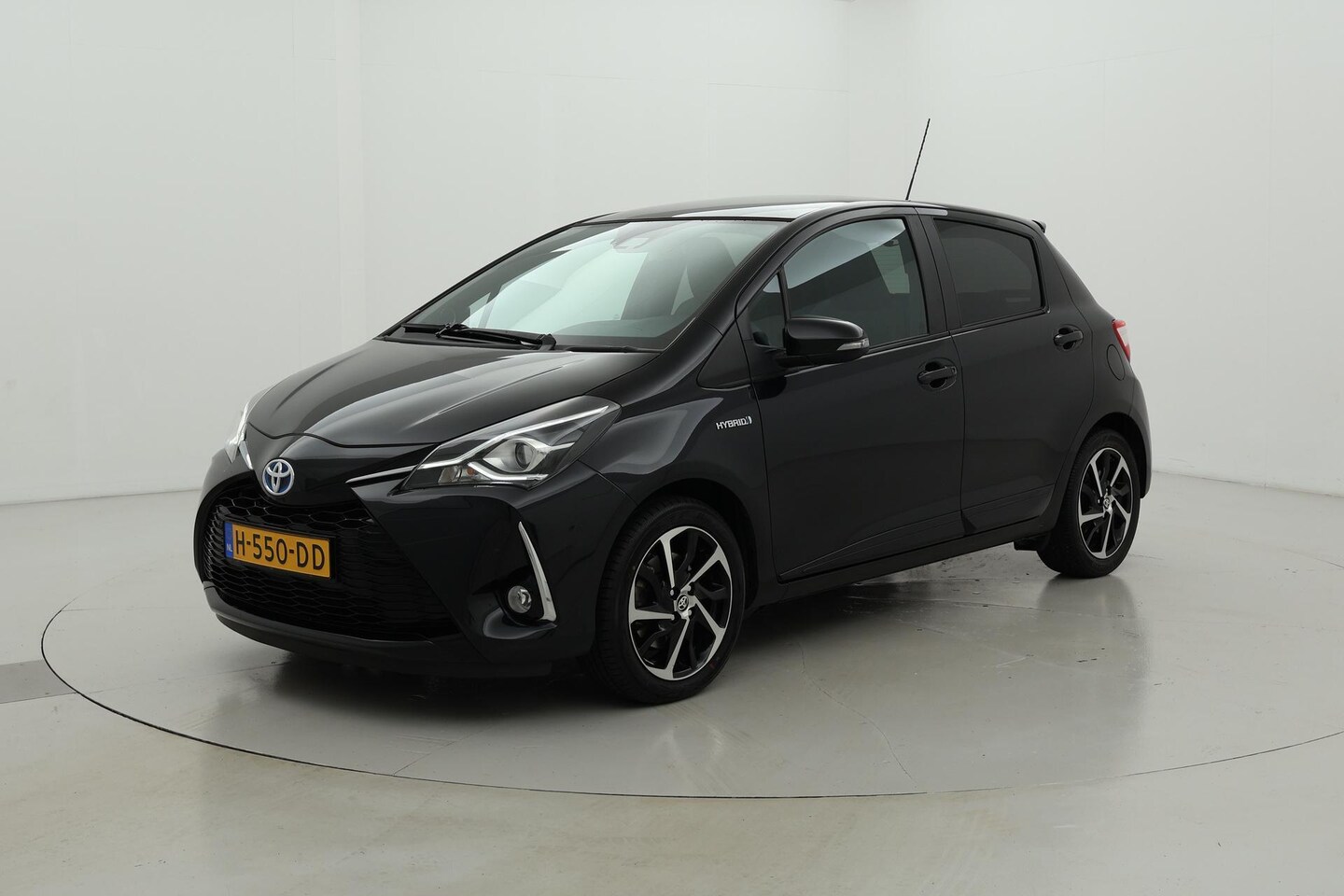 Toyota Yaris - 1.5 Hybrid Executive | Panoramadak | Navigatie - AutoWereld.nl