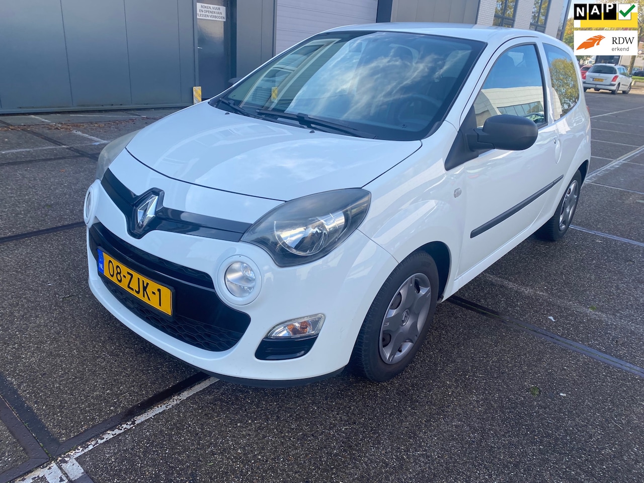 Renault Twingo - 1.2 16V Authentique / NAP / APK / BOEKJES / TWEE SLEUTELS / RIEM VERVANGEN / NETTE AUTO!!! - AutoWereld.nl