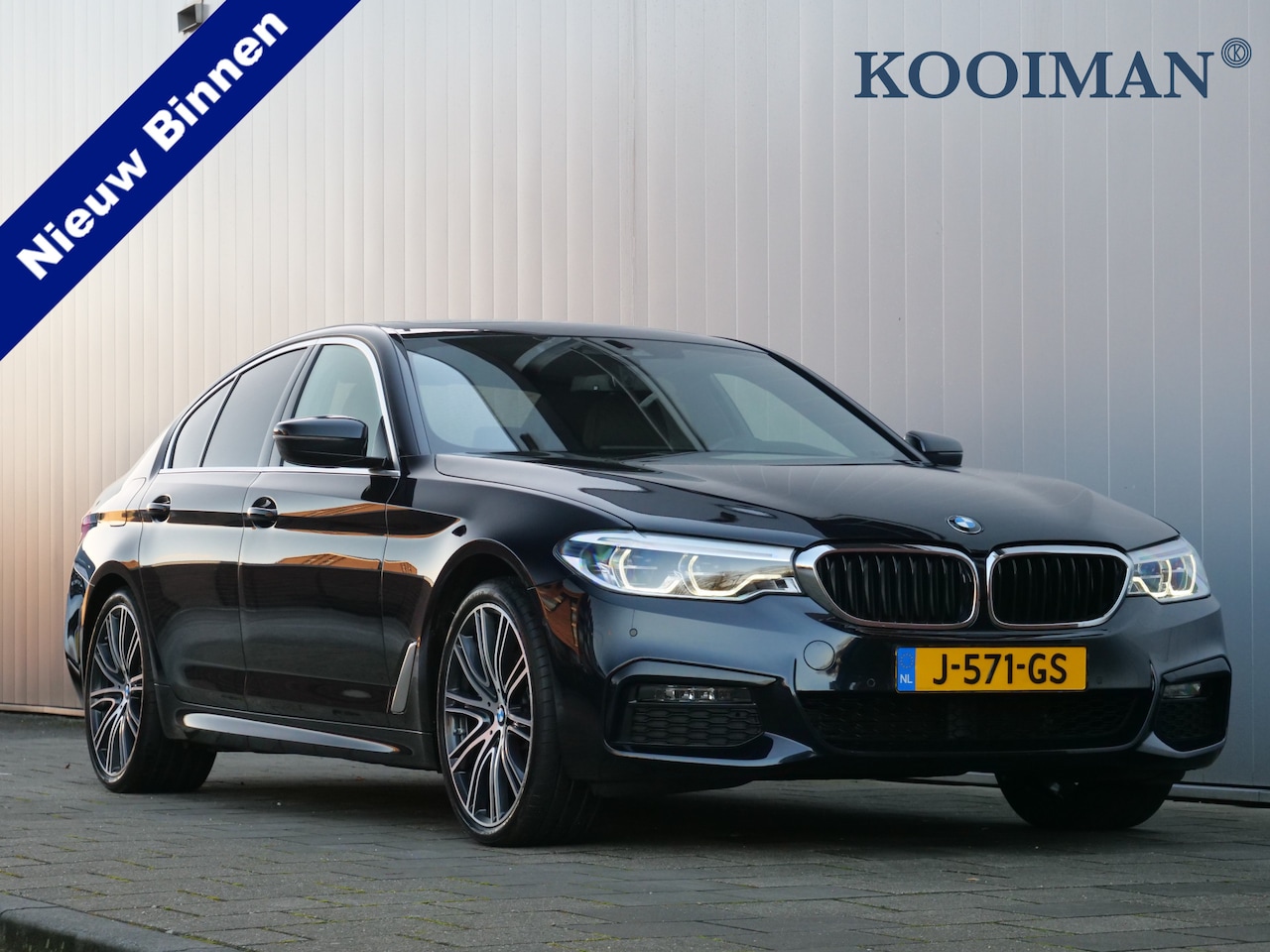 BMW 5-serie - 530e iPerformance eDrive Edition M-pakket Automaat Schuifdak / 20 Inch / Harman Kardon - AutoWereld.nl