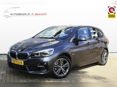 BMW 2-serie Active Tourer - 218i Executive Sport Line // Trekhaak afneembaar - Navigatie - Camera - Inclusief 12 maand