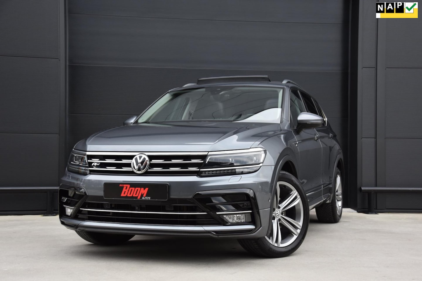 Volkswagen Tiguan Allspace - 1.5 TSI R-Line Highline 7-persoons TREKHAAK/PANODAK/LEER/VIRTUAL/CARPLAY/ACC - AutoWereld.nl