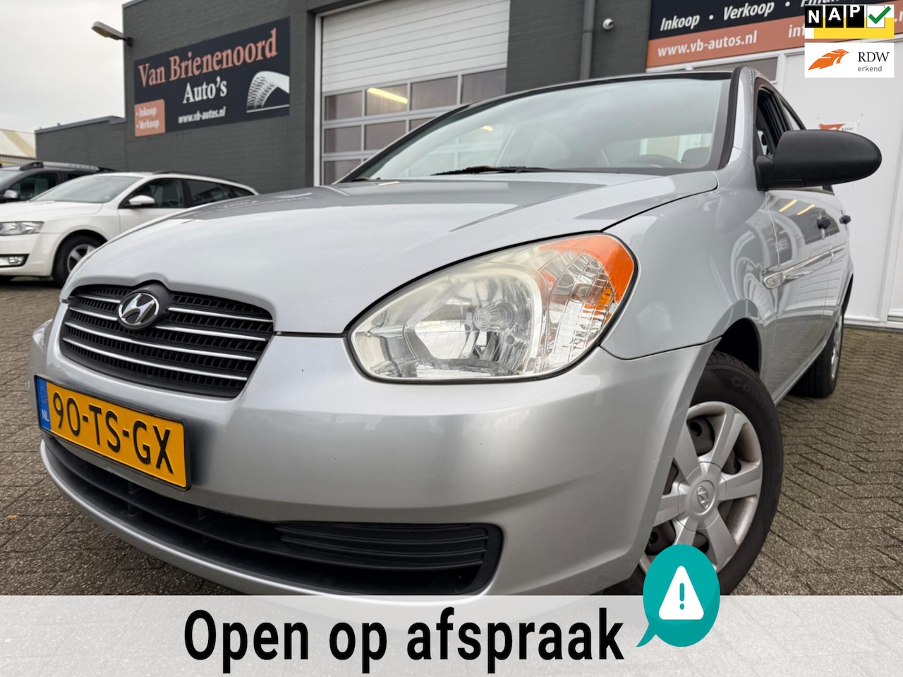 Hyundai Accent - 1.4i Dynamic 5 drs met airco en zeer goed onderhouden - AutoWereld.nl