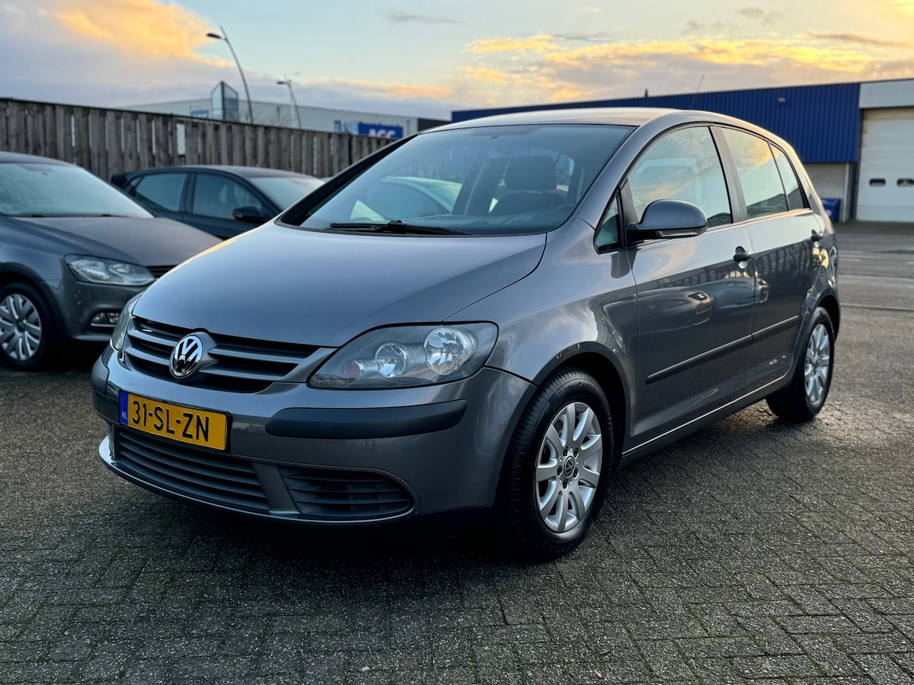 Volkswagen Golf Plus - 2.0 FSI Comf. Nieuw Distr, Beurt, APK - AutoWereld.nl