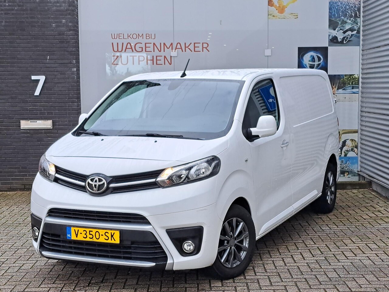 Toyota ProAce Worker - 1.6 D-4D Professional | PARKEERCAMERA | NAVIGATIE | TREKHAAK | - AutoWereld.nl