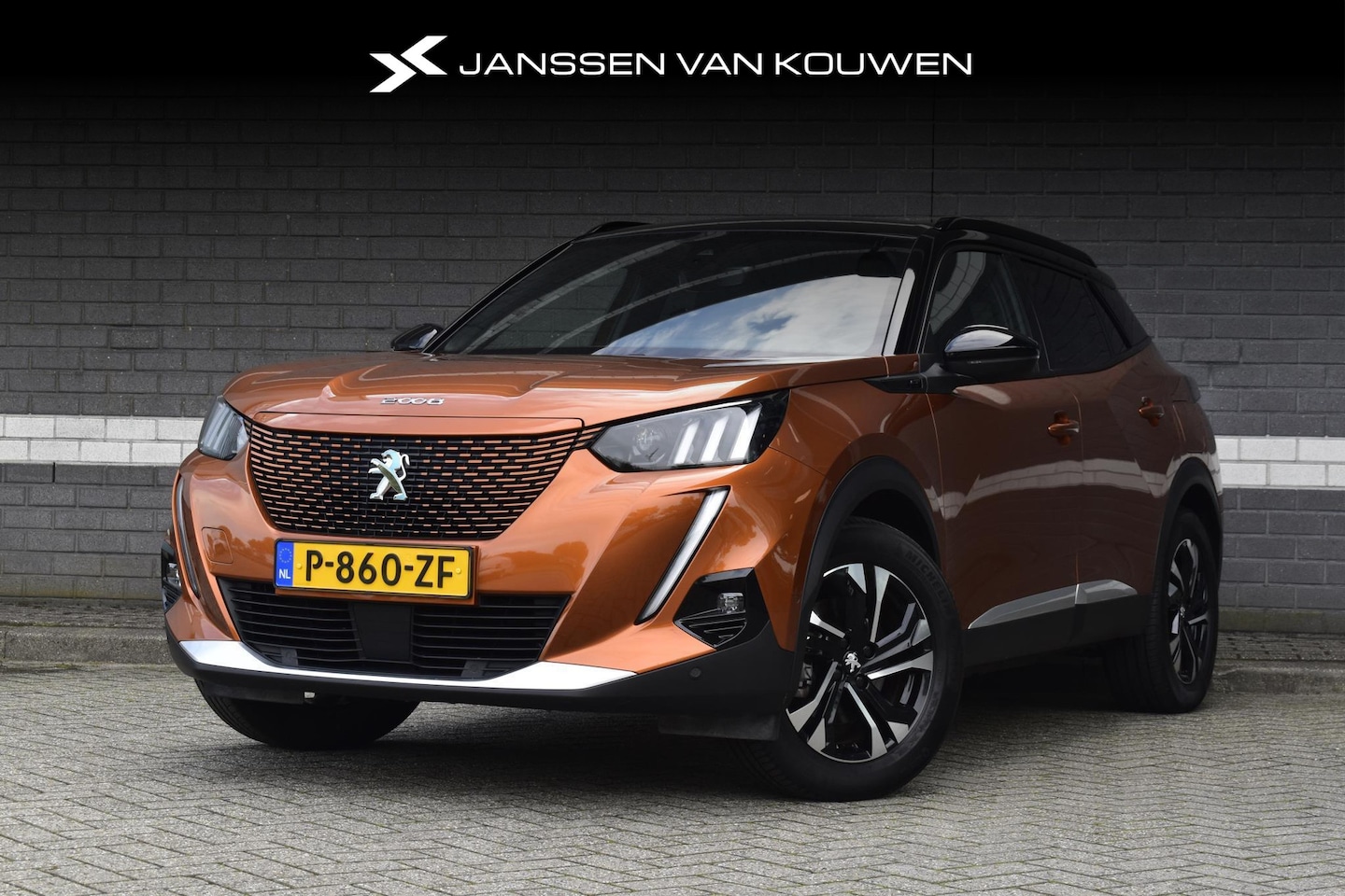 Peugeot e-2008 - GT EV 50 kWh 136 pk / Camera / Full LED / Digital Dashboard - AutoWereld.nl