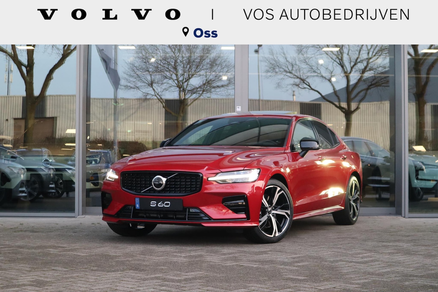 Volvo S60 - B4 Plus Dark l Adaptieve Cruise Control met Pilot Assist l Blind Spot Information System l - AutoWereld.nl