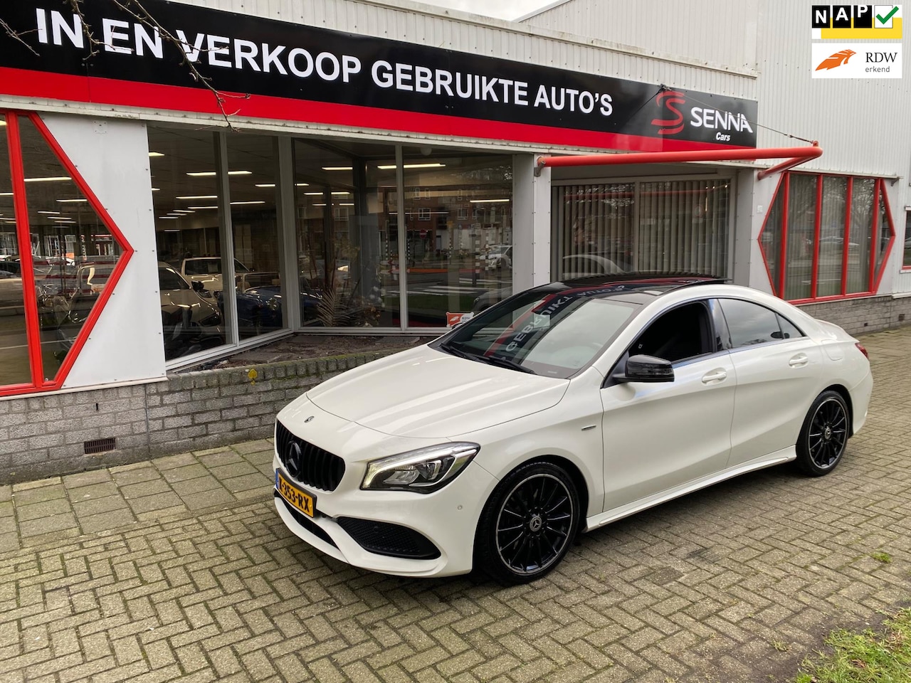 Mercedes-Benz CLA-Klasse - 220 4MATIC - 2018 Facelift - AMG - PANO - AutoWereld.nl