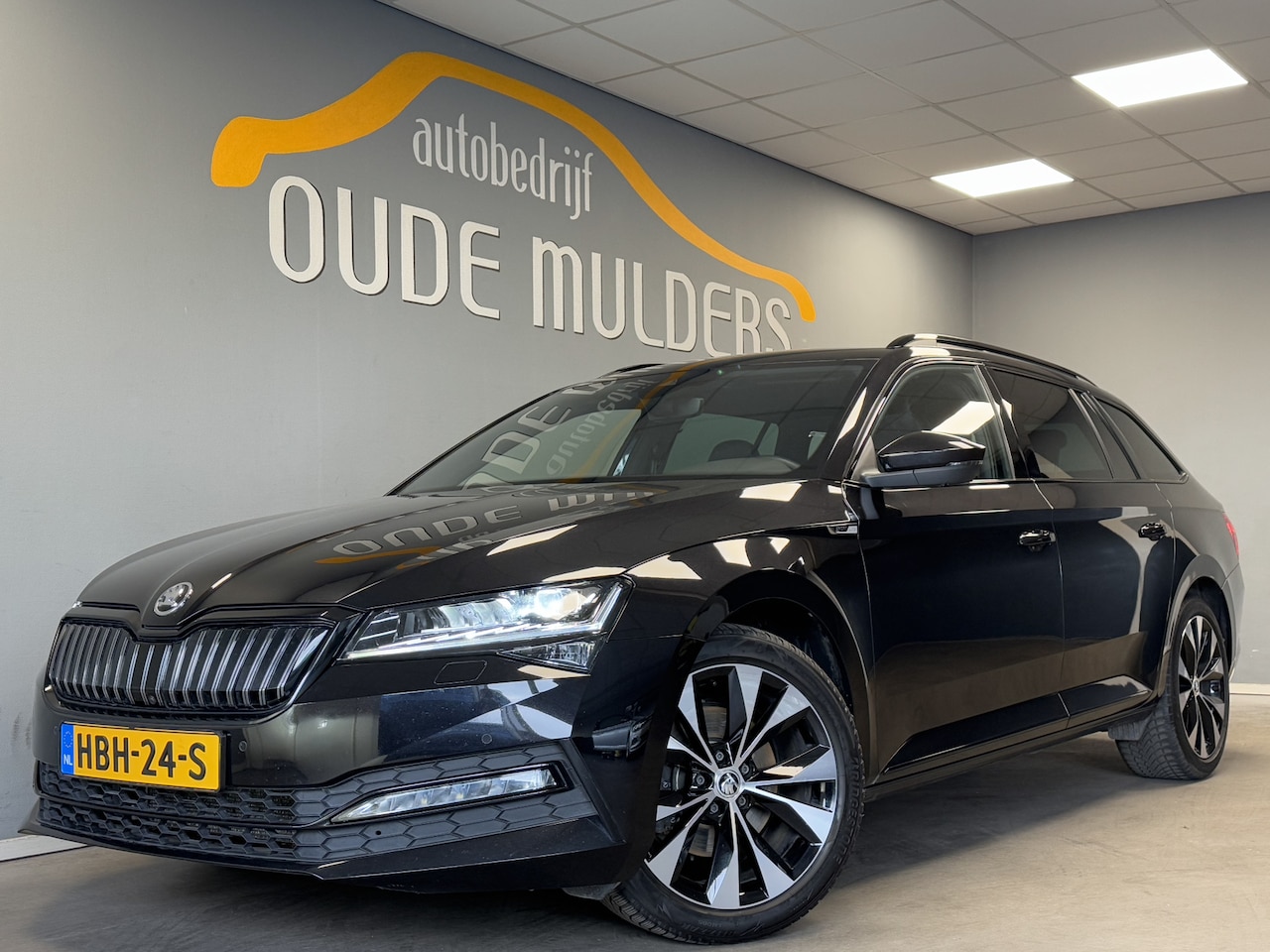 Skoda Superb Combi - 1.4 TSI iV Sportline Business 360-Camera/Trekhaak/Standkachel - AutoWereld.nl