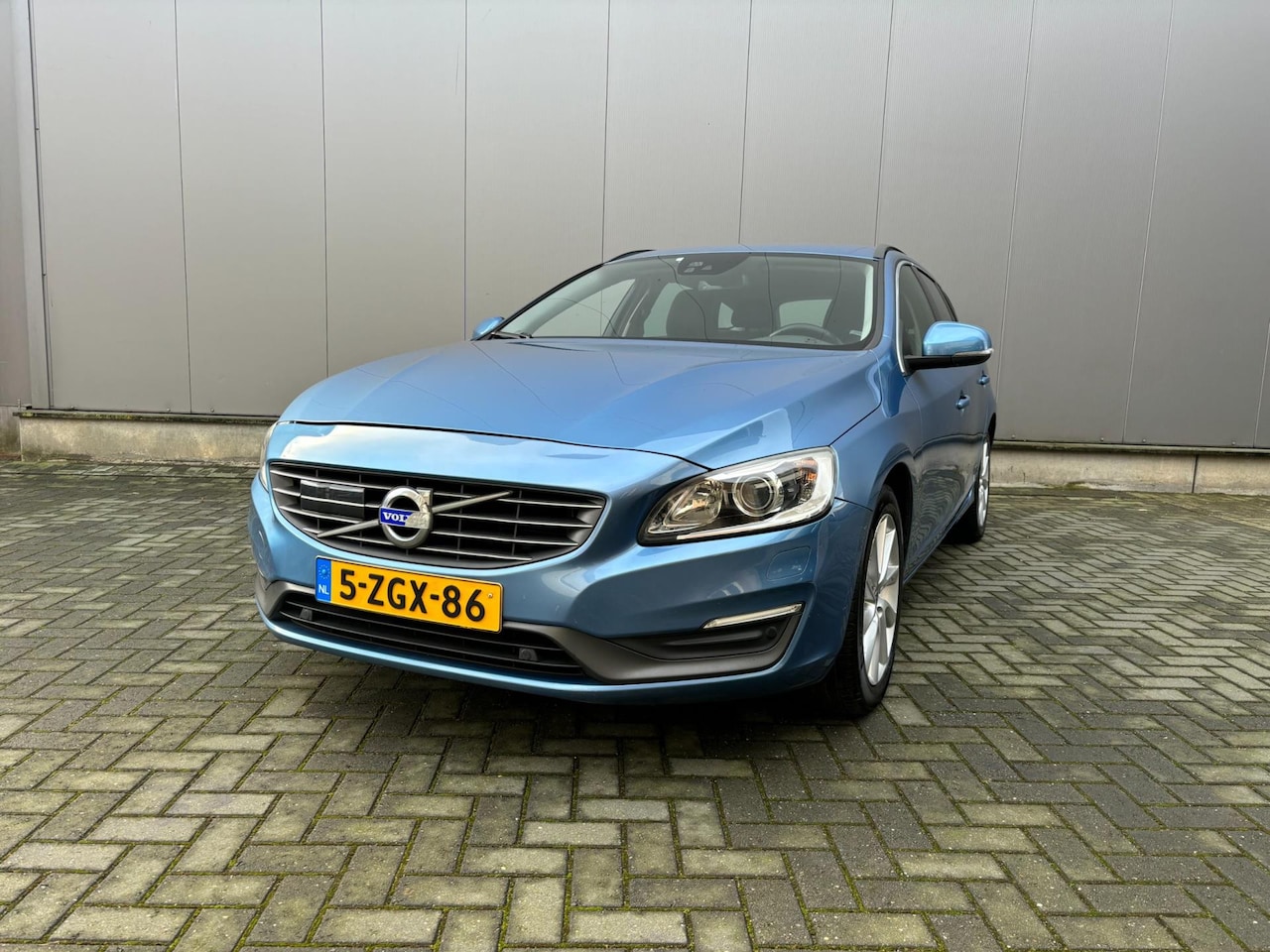 Volvo V60 - 1.6 T3 Summum 1.6 T3 Summum - AutoWereld.nl