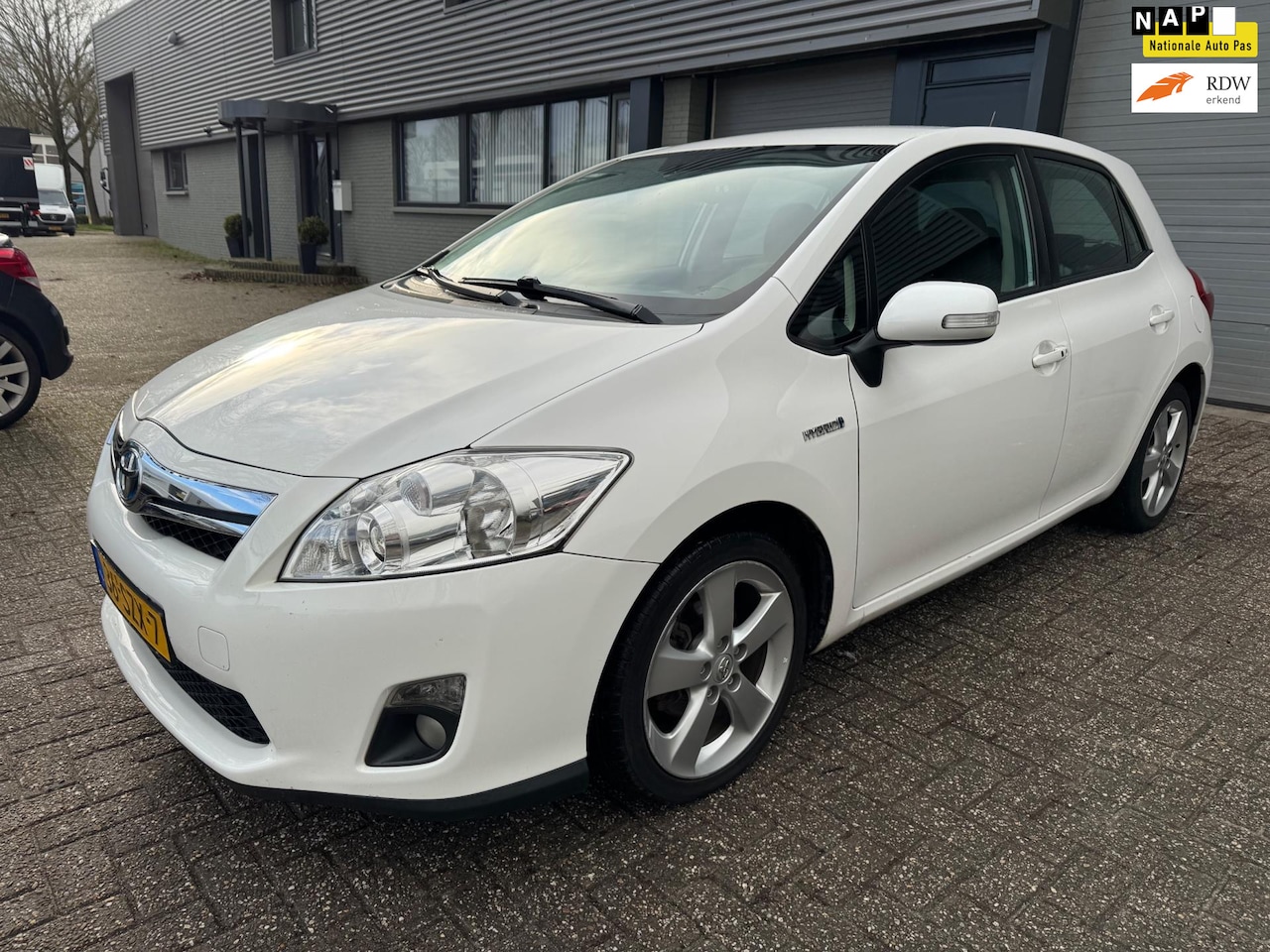 Toyota Auris - 1.8 Full Hybrid Dynamic Business 1.8 Full Hybrid Dynamic Business - AutoWereld.nl