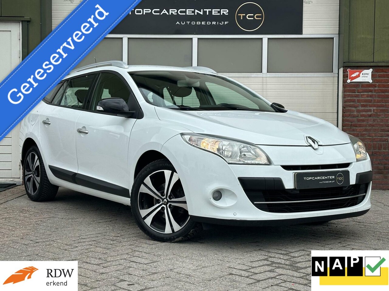 Renault Mégane Estate - 1.4 TCe Bose/KEYLESS/NAVI/PARKS/APK/NAP - AutoWereld.nl