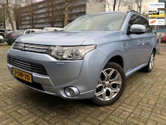 Mitsubishi Outlander - 2.0 PHEV Instyle Camera/Leer/El Klep/Trekh