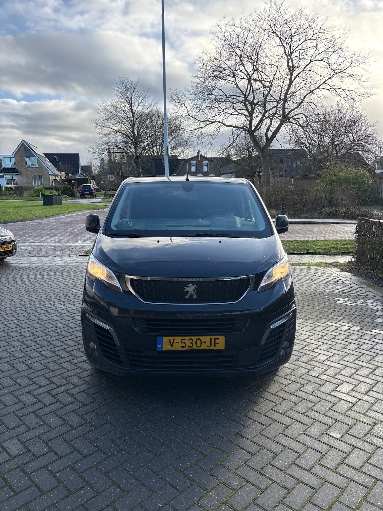 Peugeot Expert - 231L 2.0 BlueHDI 180 DC Premium 231L 2.0 BlueHDI 180 DC Premium - AutoWereld.nl