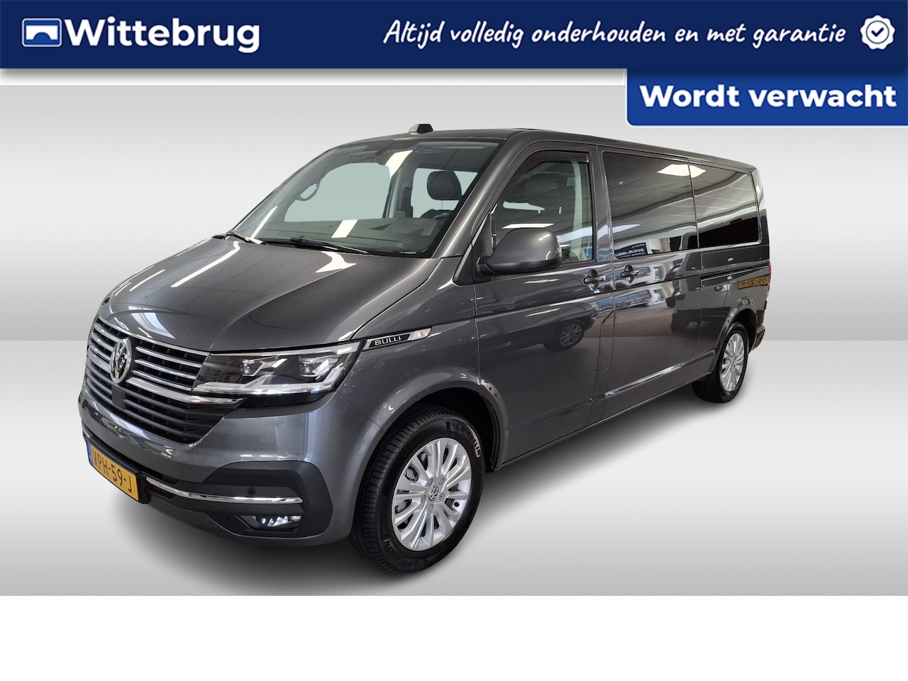 Volkswagen Transporter - 6.1 - 2.0 TDI L2H1 30 DC Bulli Dub Cab / DSG / 2 x schuifdeur / Trekhaak - AutoWereld.nl