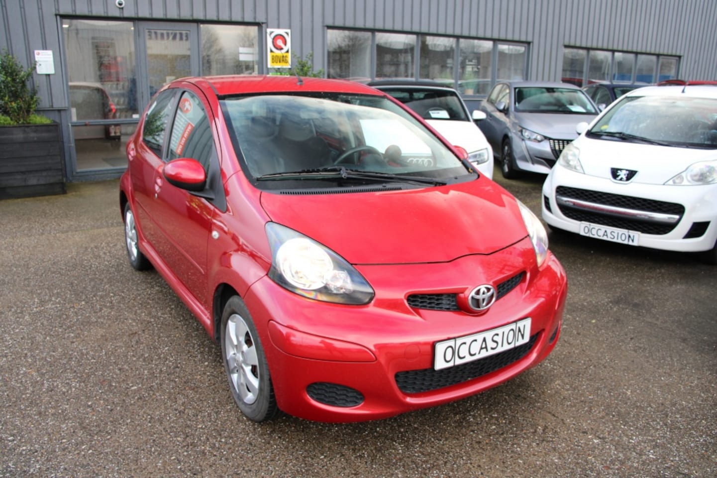 Toyota Aygo - / 43dkm / automaat 1.0-12V Aspir. Red - AutoWereld.nl