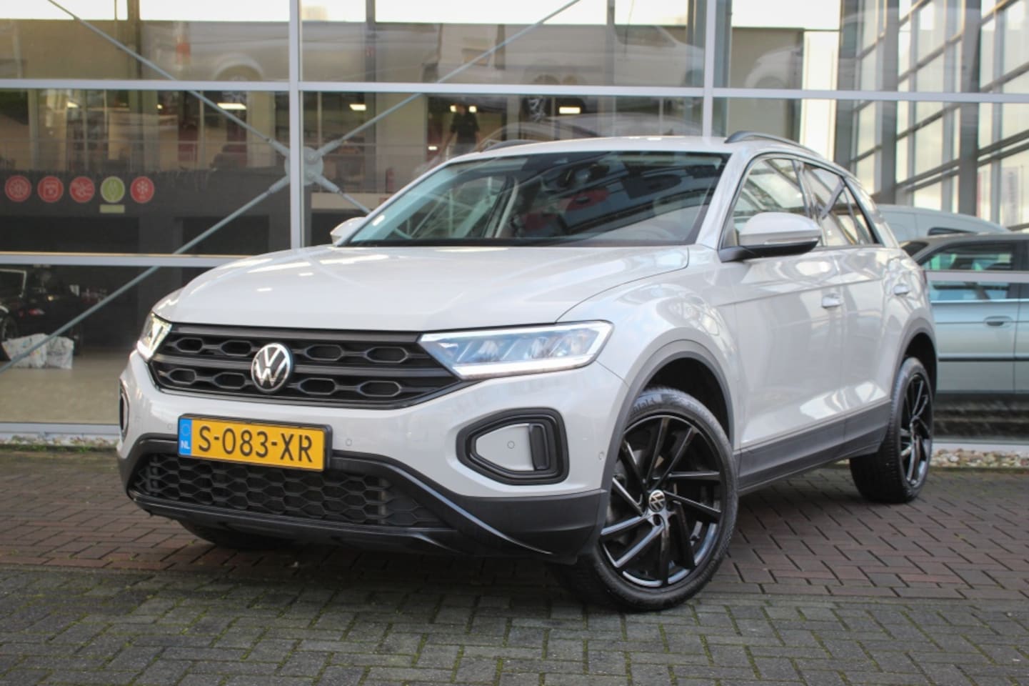 Volkswagen T-Roc - 1.0 TSI Life | Carplay/ Android Auto | Achteruitrijcamera | - AutoWereld.nl