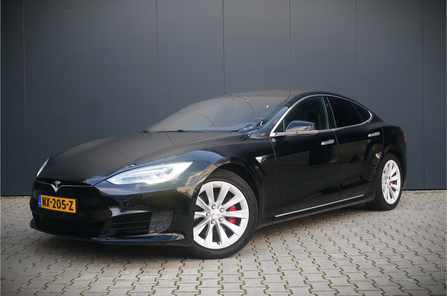 Tesla Model S - 75 Base | Navigatie | Stoelverwarming | Memory Seats | DAB | Parkeersensoren | Keyless | C - AutoWereld.nl