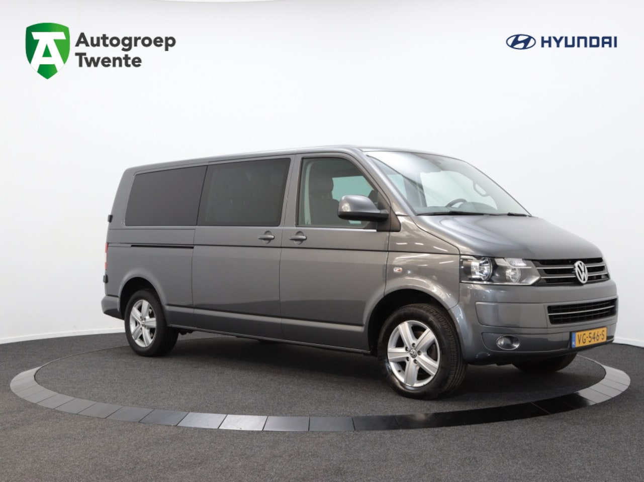 Volkswagen Transporter - 2.0 TDI L2H1 Comomfort line DC | Airco | Cruise Control | Naviga - AutoWereld.nl