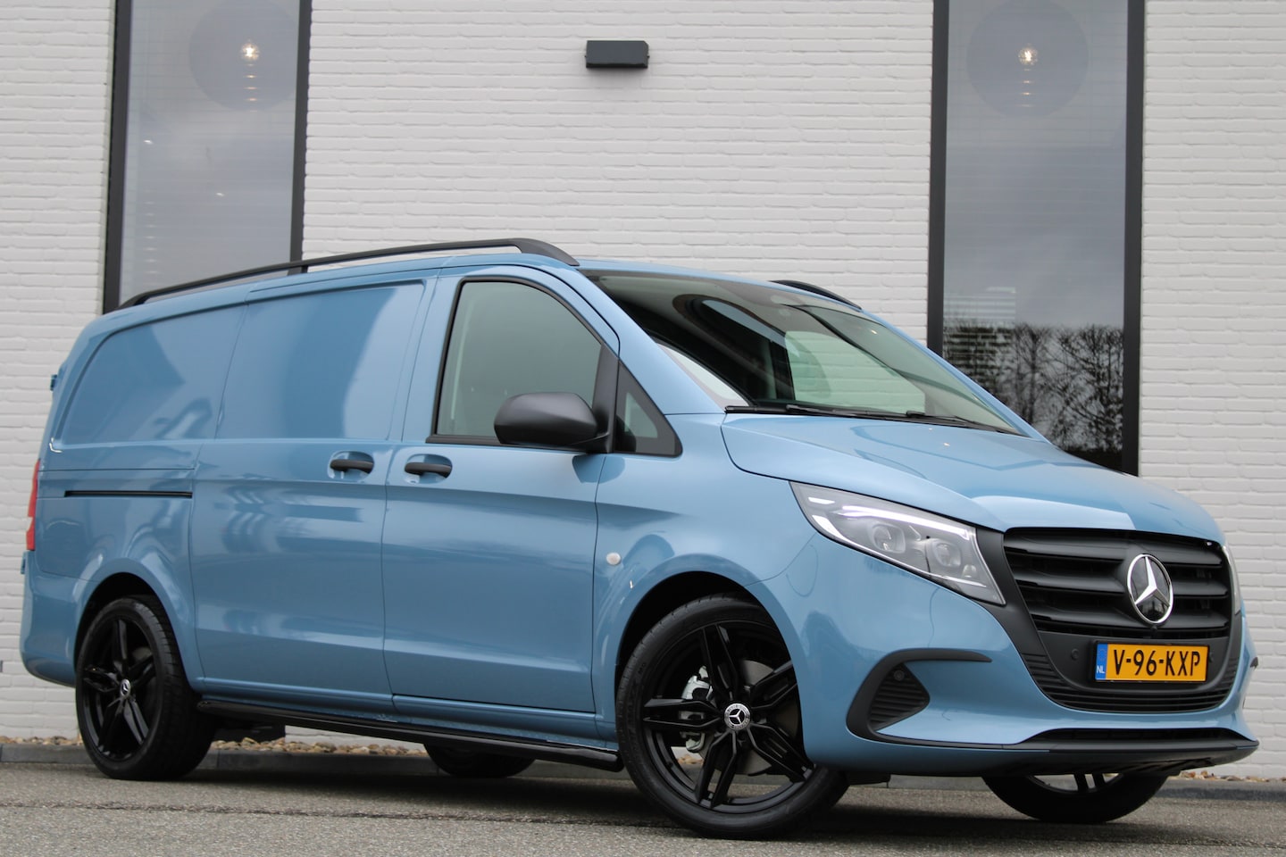 Mercedes-Benz Vito - 114 CDI / Automaat / Lang / Led / Camera / Navi / Achterdeuren / NIEUW!! - AutoWereld.nl