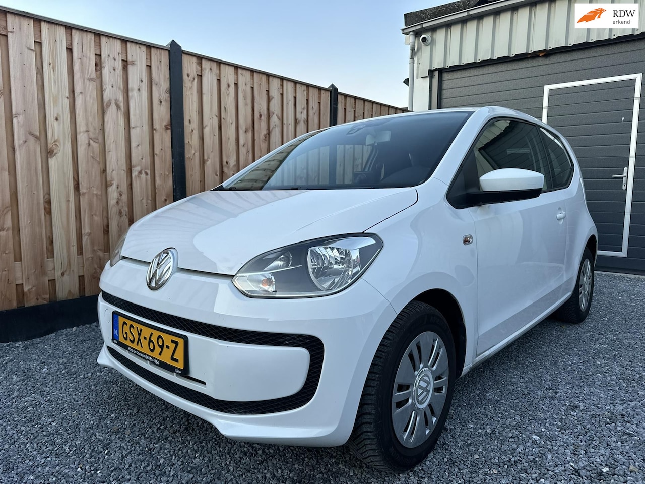 Volkswagen Up! - 1.0 high up! Navi | Airco | PDC |APK - AutoWereld.nl