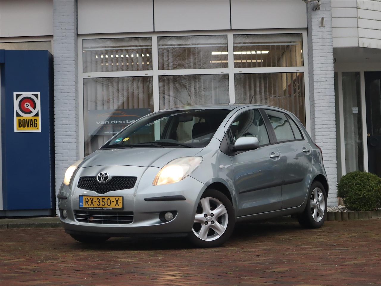 Toyota Yaris - 1.3-16V VVT-i Sol 1.3 16V VVTI 5-DRS Sol - AutoWereld.nl