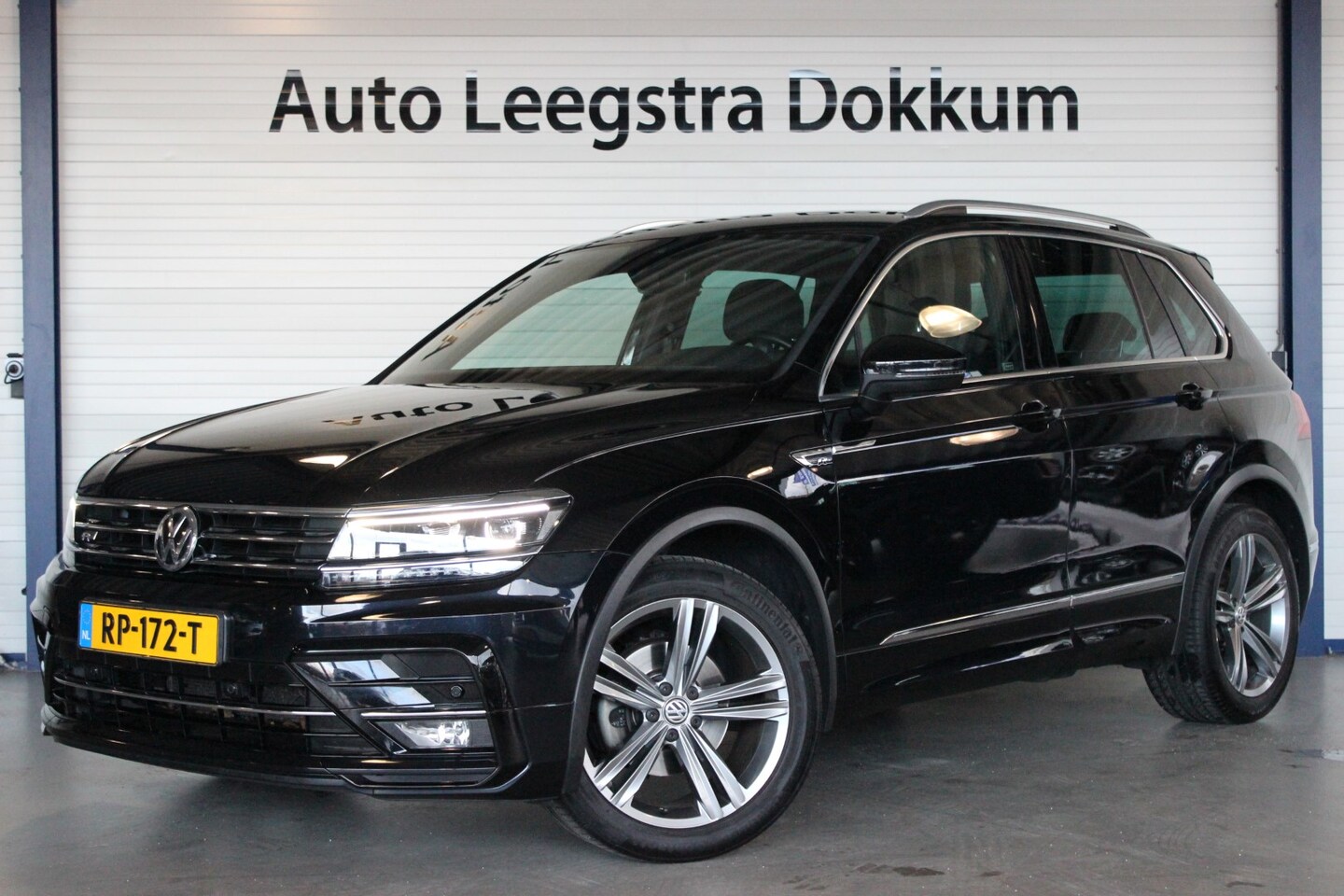 Volkswagen Tiguan - 1.4 TSI R-Line Virtual Cockpit | Carplay | Stoelverw. | Keyless | Elektr. klep | LED Matri - AutoWereld.nl