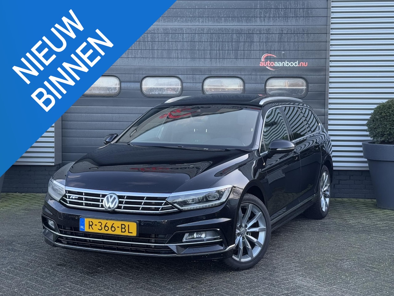 Volkswagen Passat Variant - 2.0 TDI Highline Business R | Panoramadak | Camera | Trekhaak Elektrisch | Massage Stoel | - AutoWereld.nl