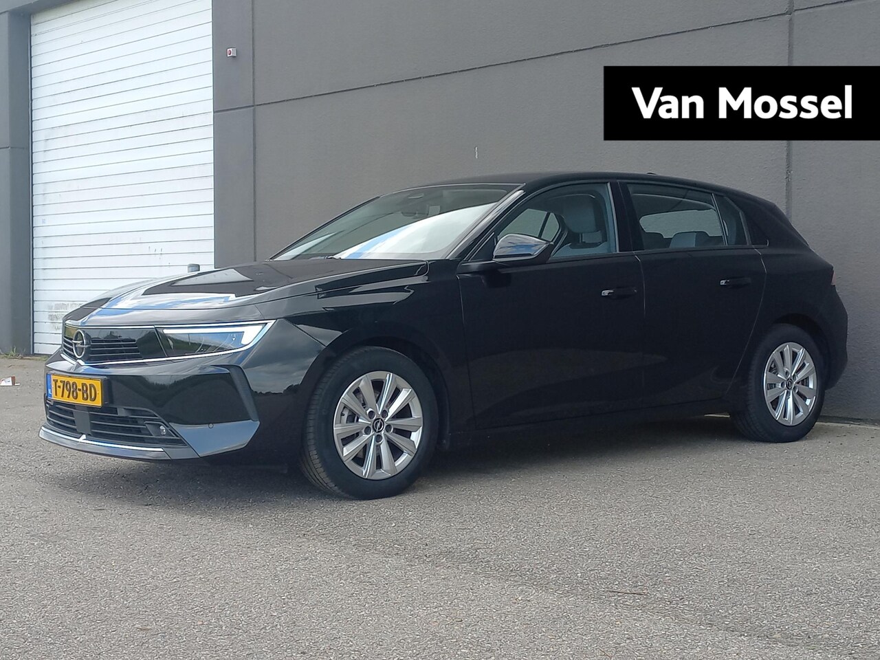 Opel Astra - 1.2 Edition 110pk | Navi | Climate | PDC | LMV | - AutoWereld.nl