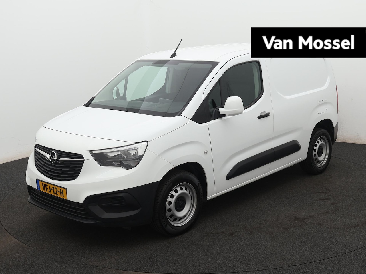 Opel Combo - 1.5D L1H1 Edition | 102pk | Trekhaak | Laadvloer | Airco | Cruise control | 89.000km! | - AutoWereld.nl