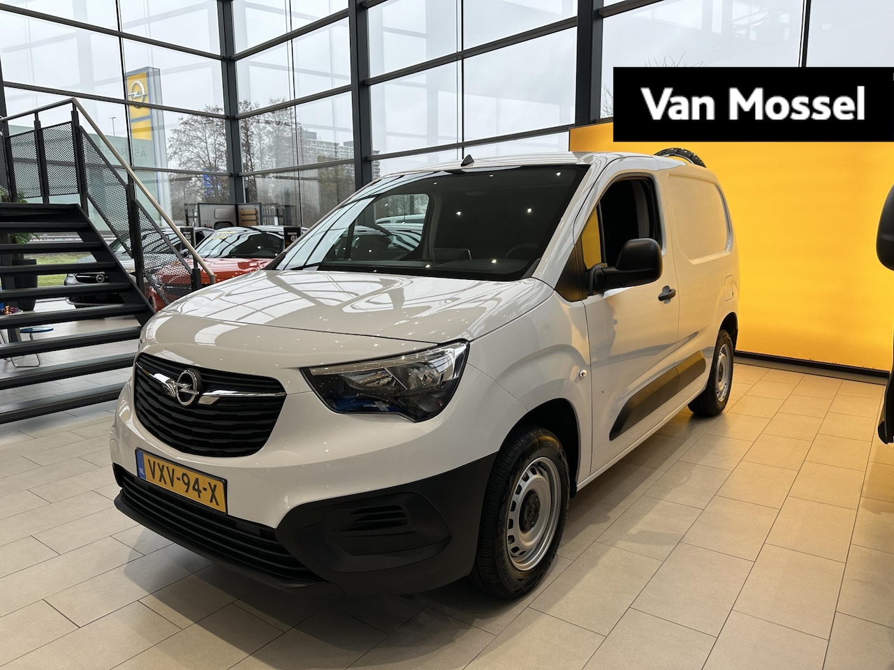 Opel Combo - 1.5D L1H1 Standaard | 102pk | Laadvloer | Airco | Cruise Control | Bluetooth | 7000km! | - AutoWereld.nl