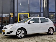 Opel Astra - 1.4 Edition | Trekhaak | Parkeer Sensoren | Navigatiesysteem