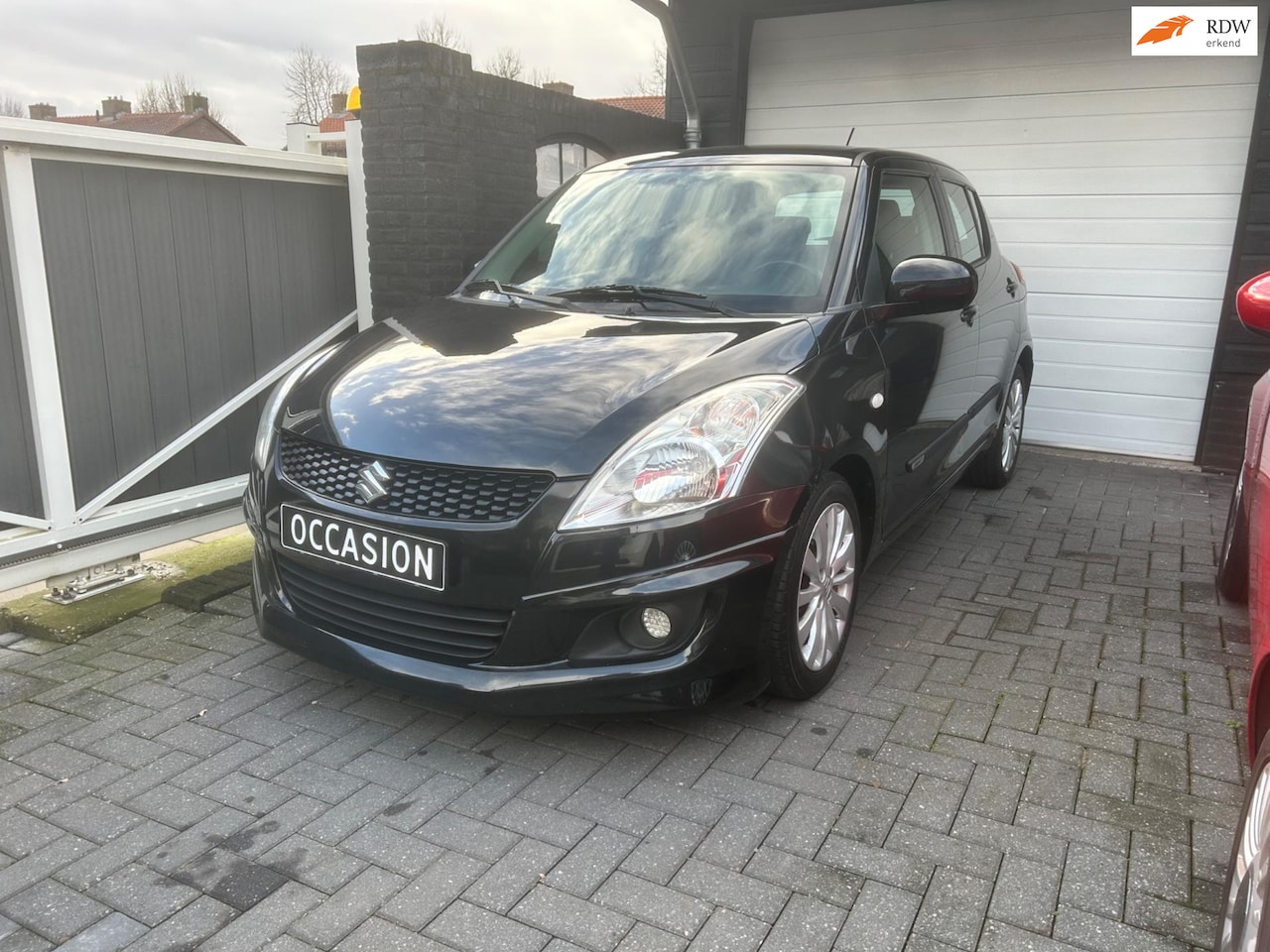 Suzuki Swift - 1.2 5DrsIAIRCOIPANOIECCICRUISEIKEYLESS - AutoWereld.nl