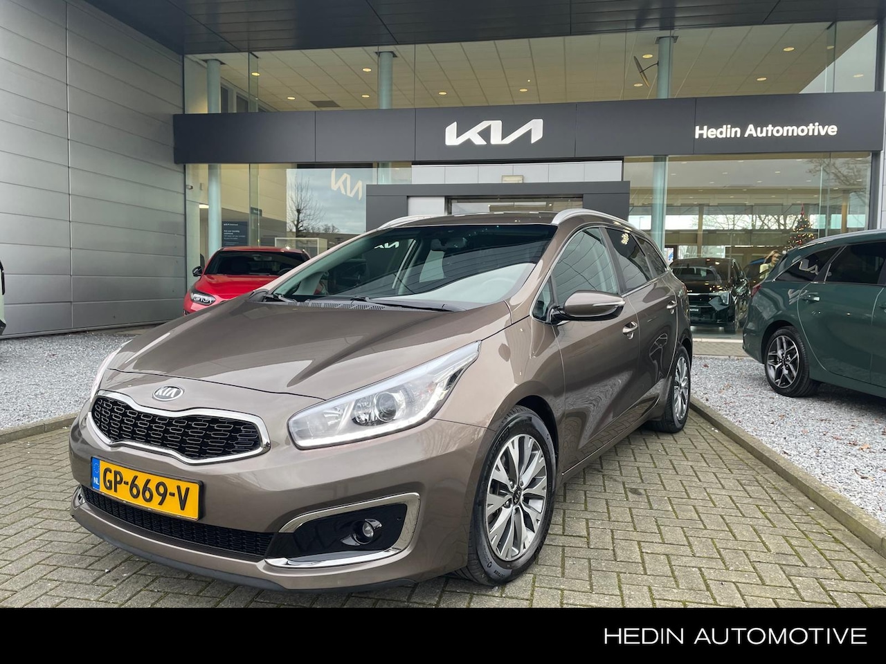 Kia Cee'd Sportswagon - 1.6 GDI DynamicLine | Trekhaak | - AutoWereld.nl