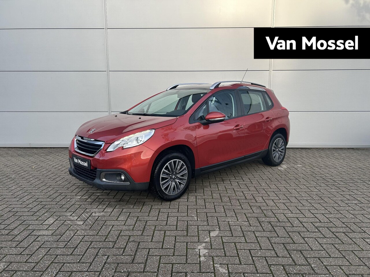 Peugeot 2008 - 1.2 PureTech Blue Lion | semi-automaat | navigatie | cruise control | Airco | Parkeersenso - AutoWereld.nl