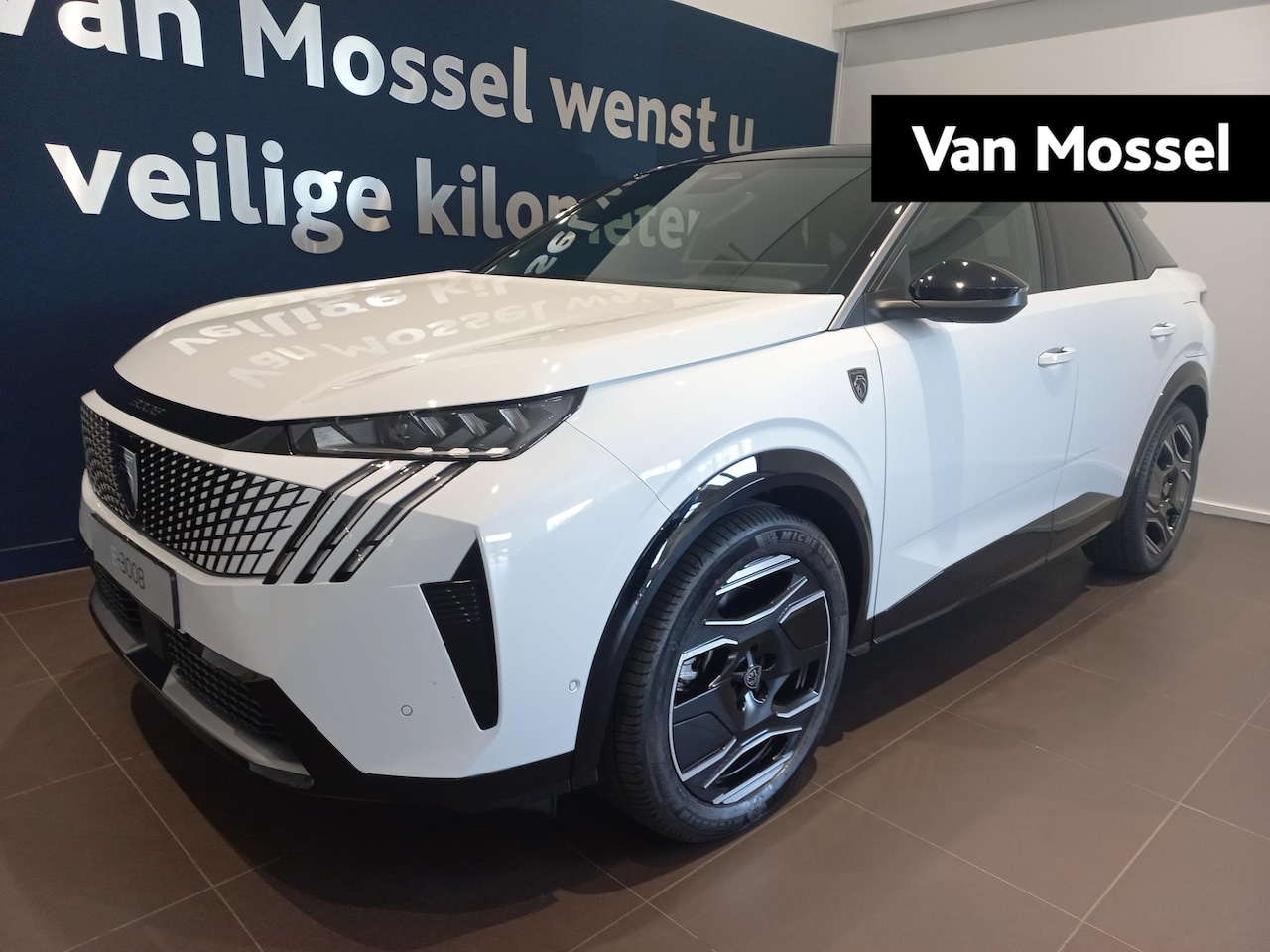 Peugeot e-3008 - GT 73 kWh | Nu in de showroom! - AutoWereld.nl