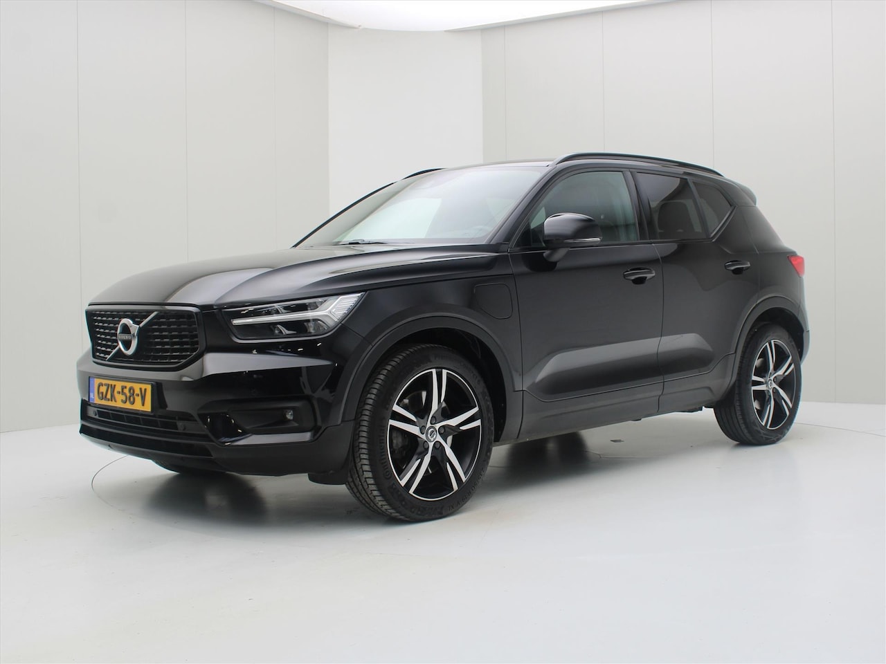 Volvo XC40 - T5 Twin Engine 262pk Geartronic R-Design [ CARPLAY+CLIMAAT+CRUISE+PDC+NAVIGATIE+LED ] - AutoWereld.nl