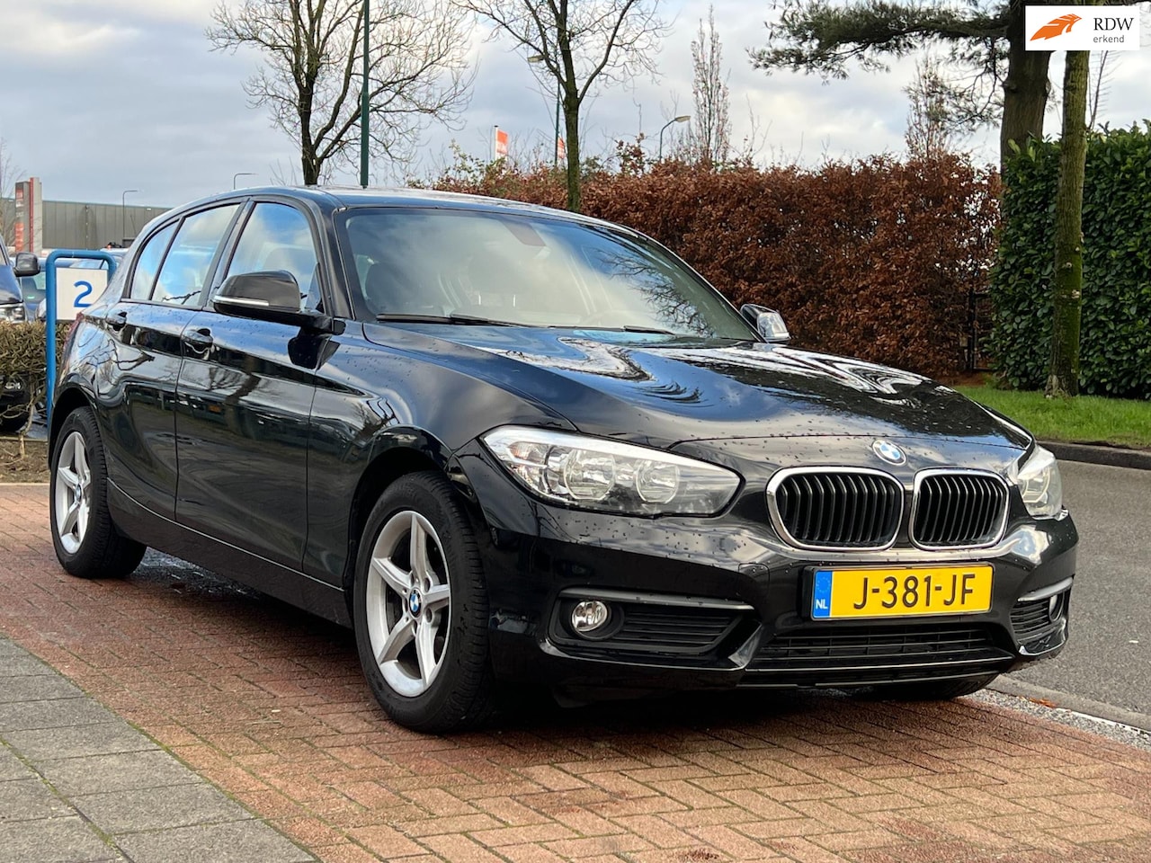 BMW 1-serie - 116i Essential | 5 deurs| stoere auto - AutoWereld.nl