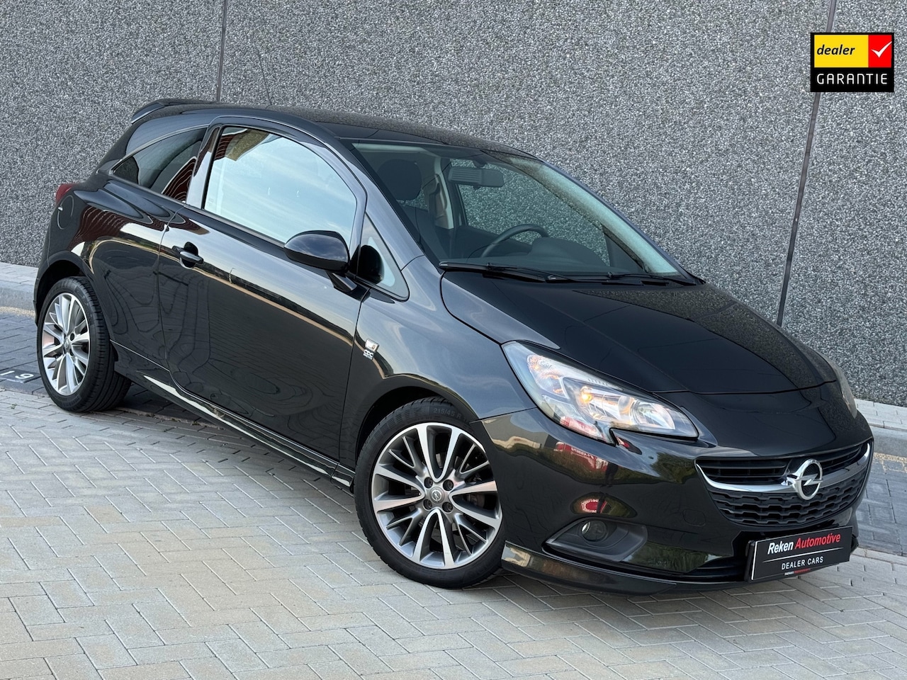 Opel Corsa - 1.4 OPC Line Cruise Clima Navi 17 inch - AutoWereld.nl