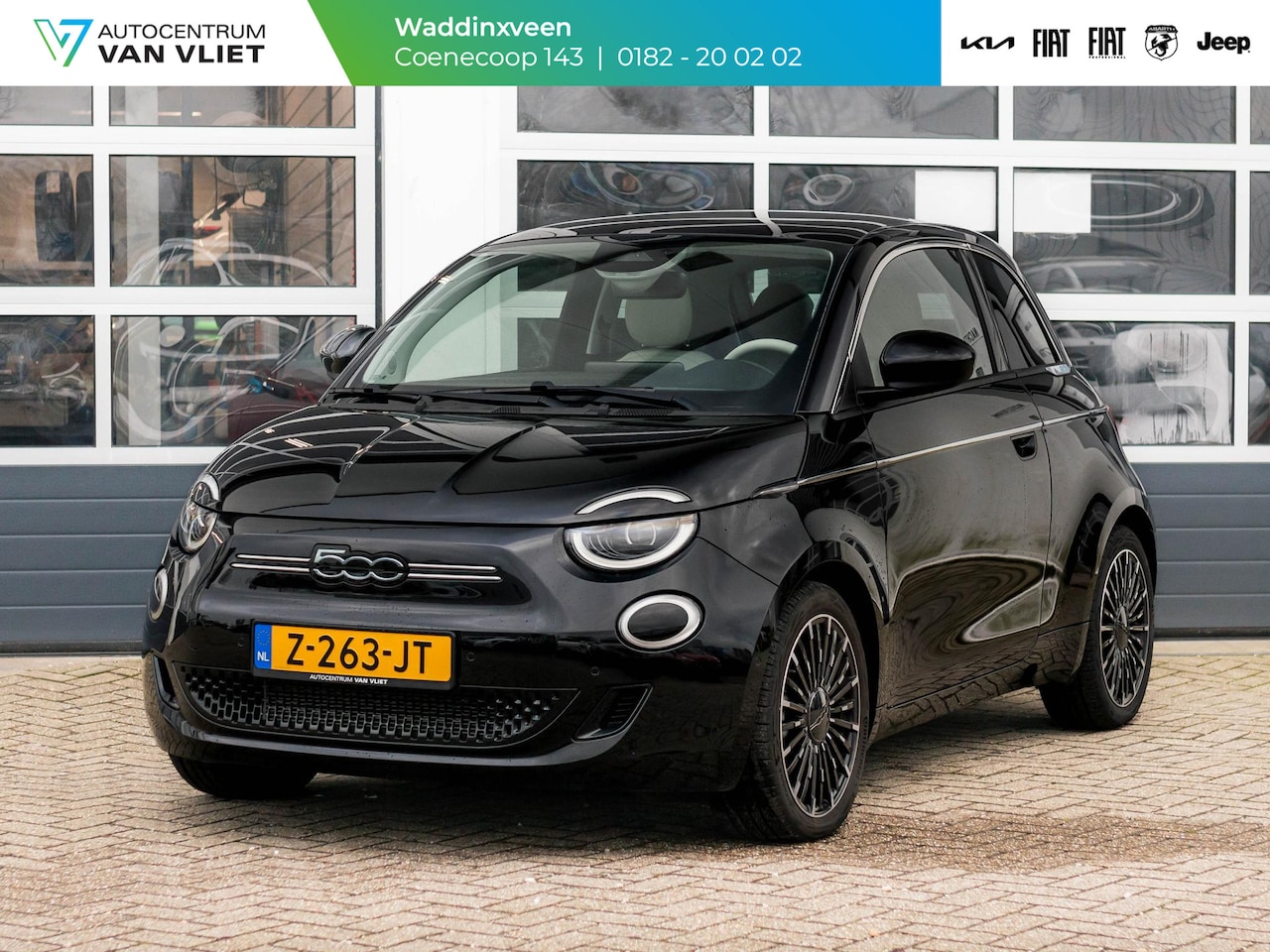 Fiat 500e - La Prima 42 kWh | Clima | Cruise | Leder | 17" | Priv Glass | Winter Pack | JBL Sound | BS - AutoWereld.nl