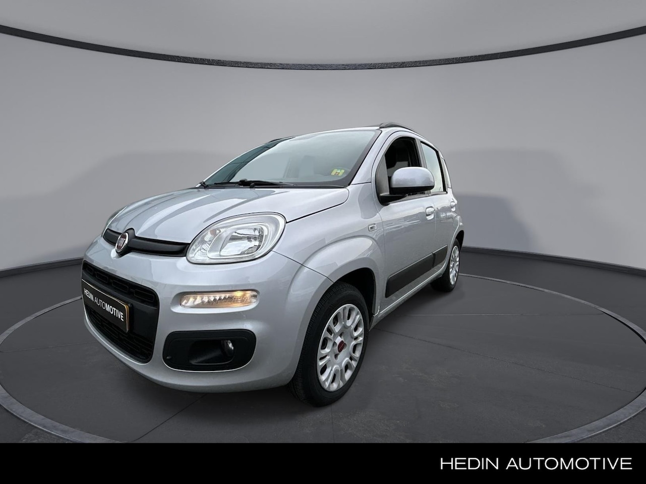 Fiat Panda - 1.2 Lounge | AIRCO | PARKEERSENSOREN ACHTER | STUURWIELBEDIENING | BLUETOOTH RADIO - AutoWereld.nl