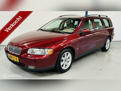 Volvo V70 - 2.5T Momentum AUTOMAAT / LEER / YOUNGTIMER