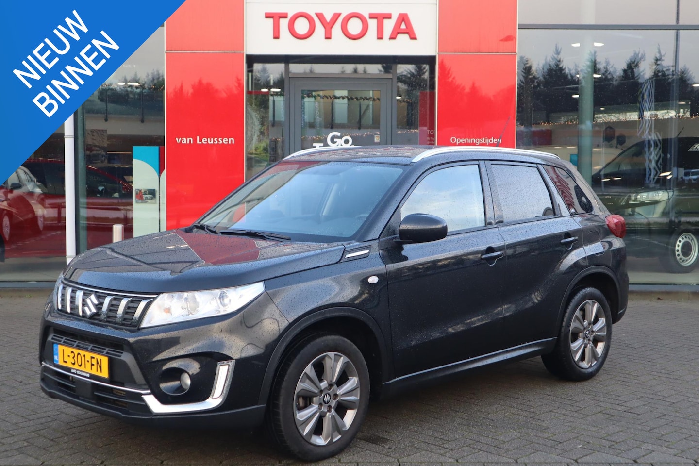 Suzuki Vitara - 1.0 Boosterjet Select AUTOMAAT AFN-TREKHAAK STOELVERWARMING CAMERA PRIVACY-GLASS - AutoWereld.nl