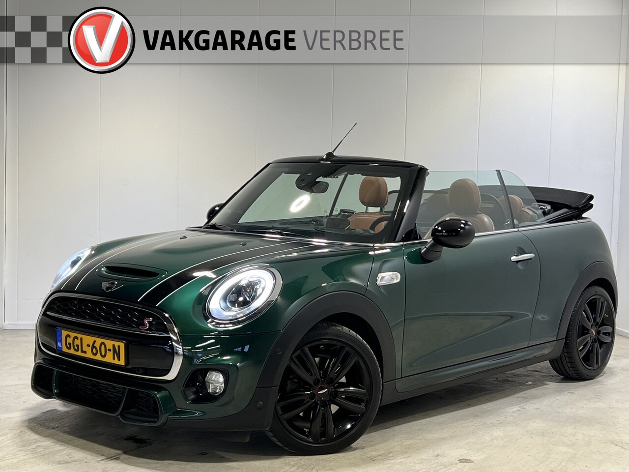 MINI Cabrio - Mini 2.0 Cooper S Chili Serious Business | Navigatie | LM Velgen 17" | Voorstoelen Verwarm - AutoWereld.nl