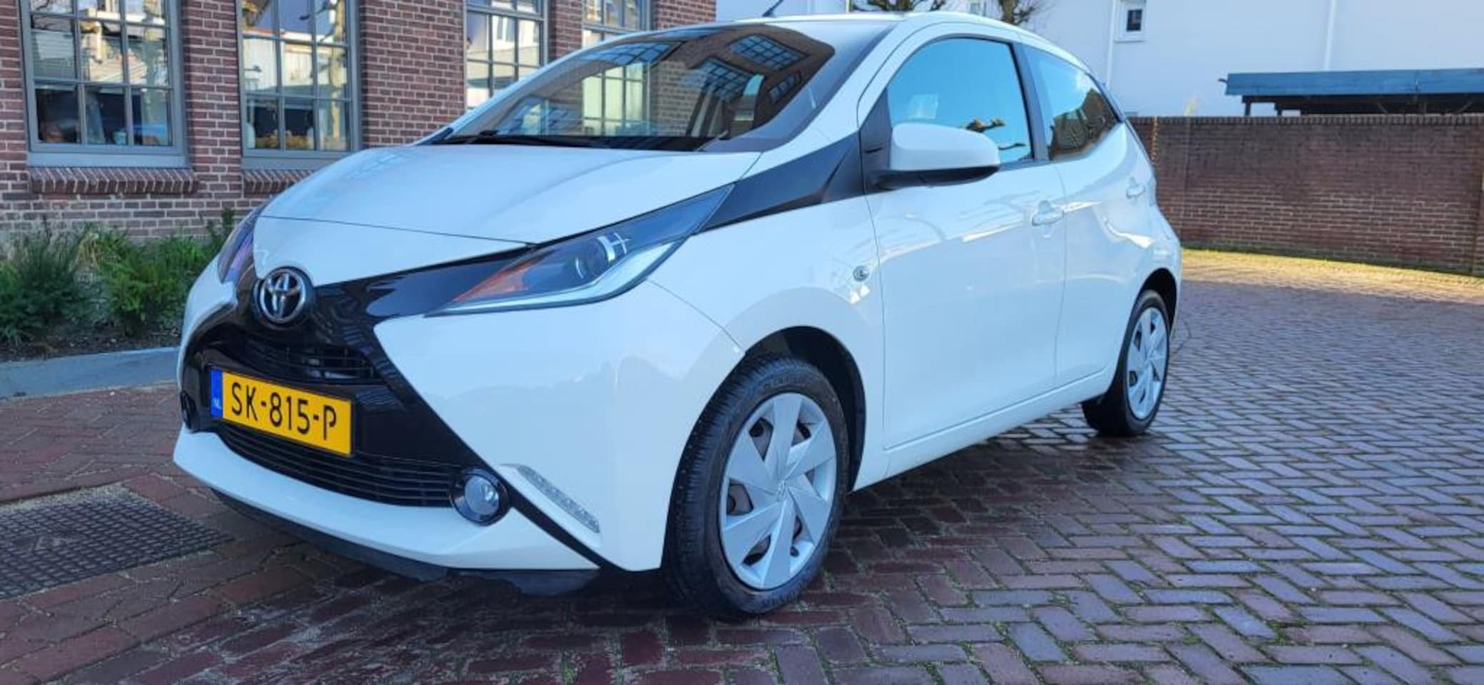 Toyota Aygo - 1.0 VVT-i x-play 1.0 VVT-i x-play - AutoWereld.nl