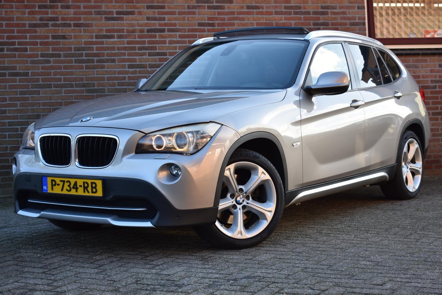 BMW X1 - '11 Xenon Leder Clima Navi Cruise 6 Cilinder - AutoWereld.nl