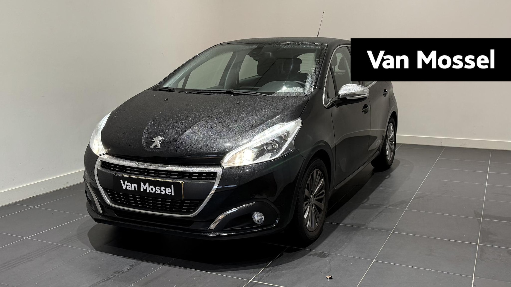 Peugeot 208 - 1.2 PureTech Blue Lease Executive | Lichtmetalen velgen | Parkeersensoren | Navigatie | Sl - AutoWereld.nl