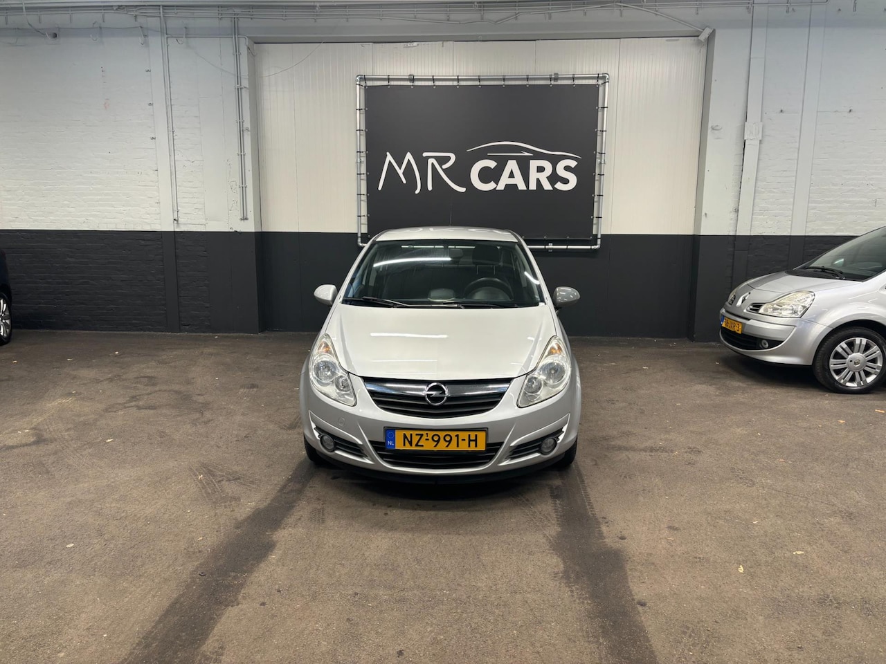 Opel Corsa - 1.2-16V Essentia airco - AutoWereld.nl