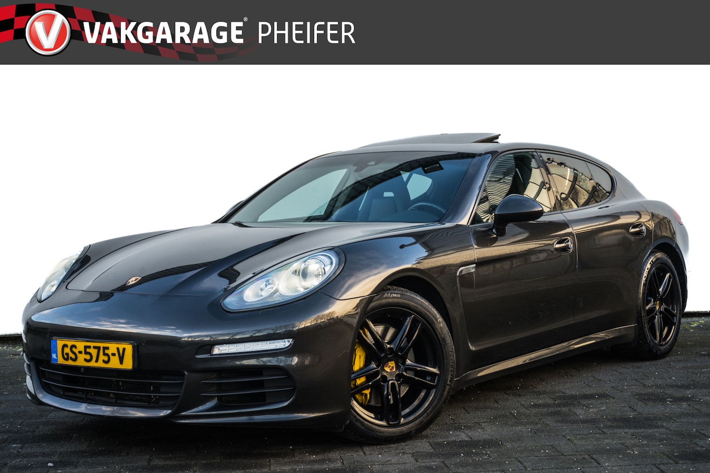 Porsche Panamera - 3.0 D 300pk Aut. Elek. panoramadak/ Lederen int./ Camera/ Stoelverwarming/ 19" Lmv - AutoWereld.nl