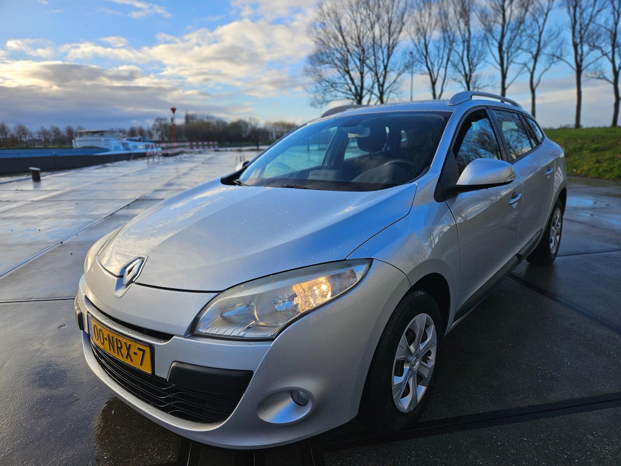 Renault Mégane Estate - 1.6 Expression Navi Airco - AutoWereld.nl