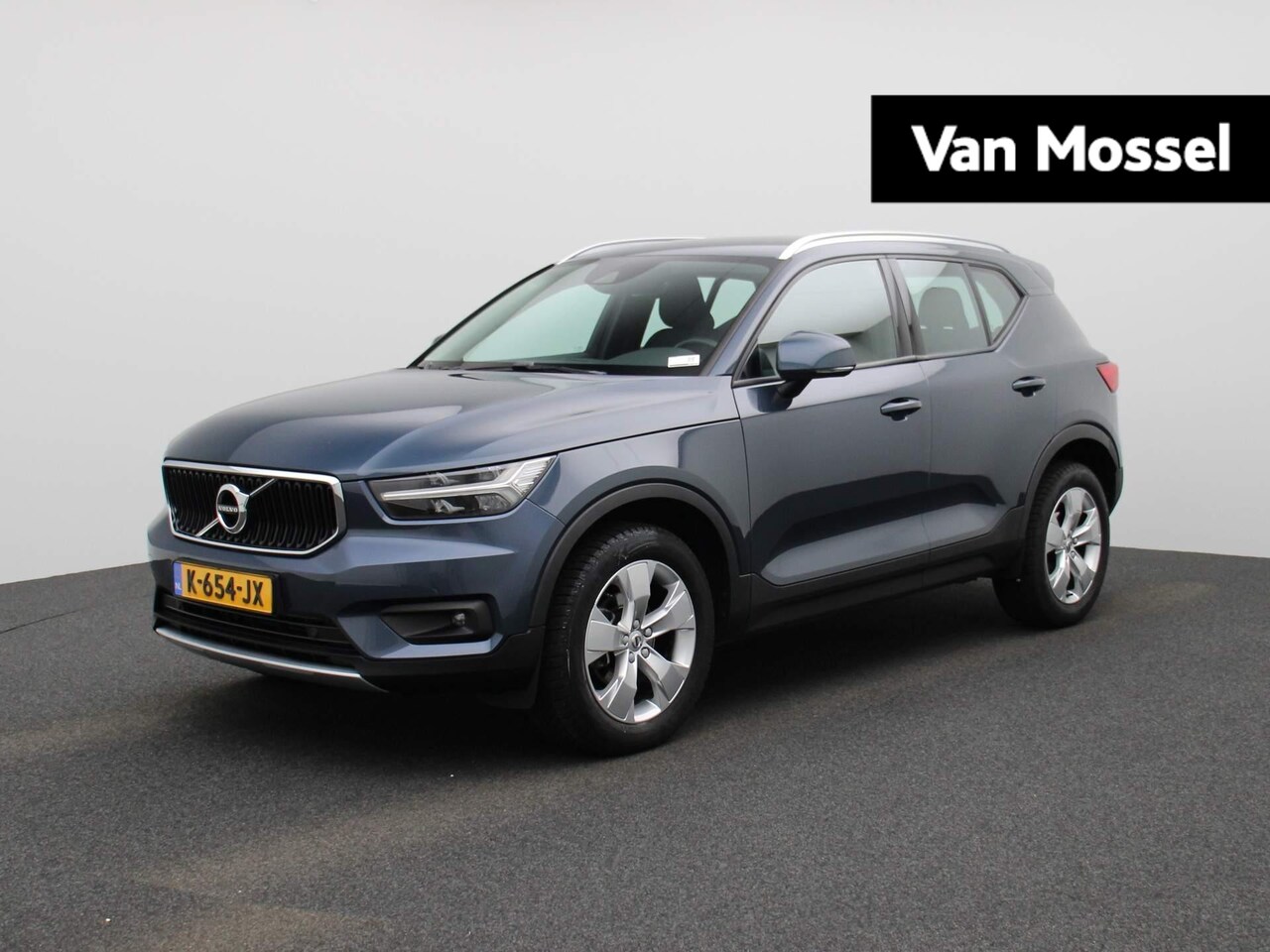 Volvo XC40 - 1.5 T2 Business Pro | AUTOMAAT | NAVIGATIE | ELEKTRISCHE ACHTERKLEP | DODENHOEK ASSISTENT - AutoWereld.nl